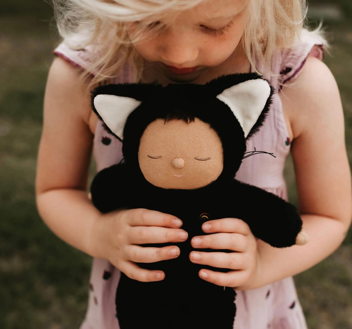 Kuschel-Katze von Olliella, Farbe: black
