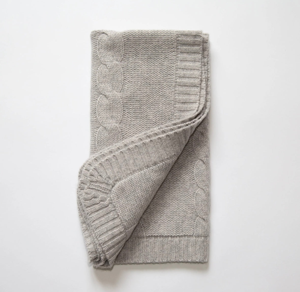 Babydecke mit Zopfmuster von Papa Lobster aus 100% Kaschmir, Farbe: light grey melange