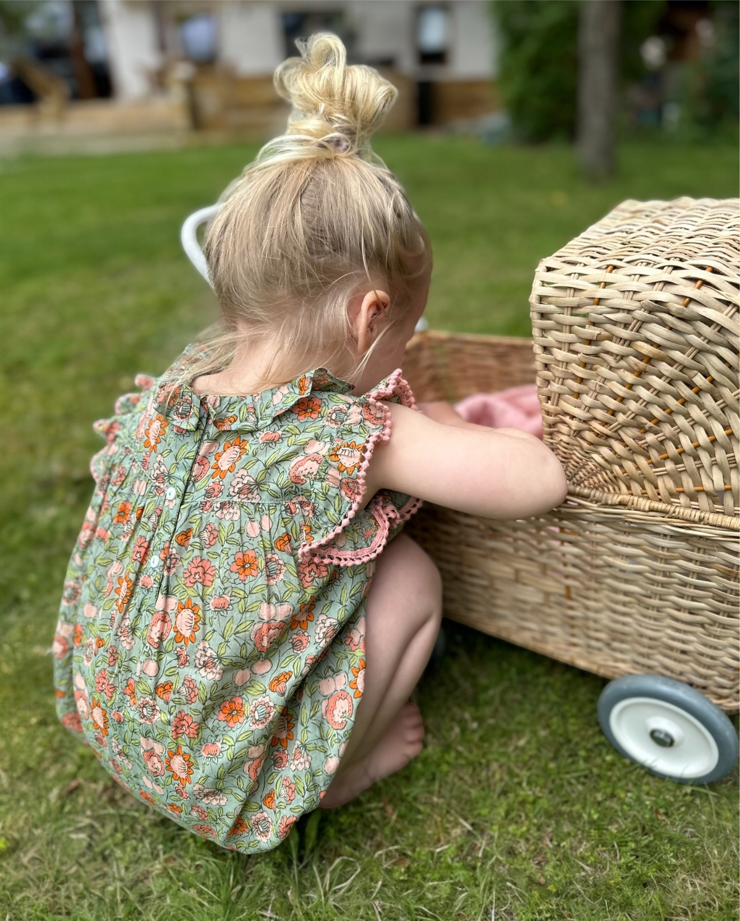 Puppenwagen aus Rattan von Olliella, Farbe: natural