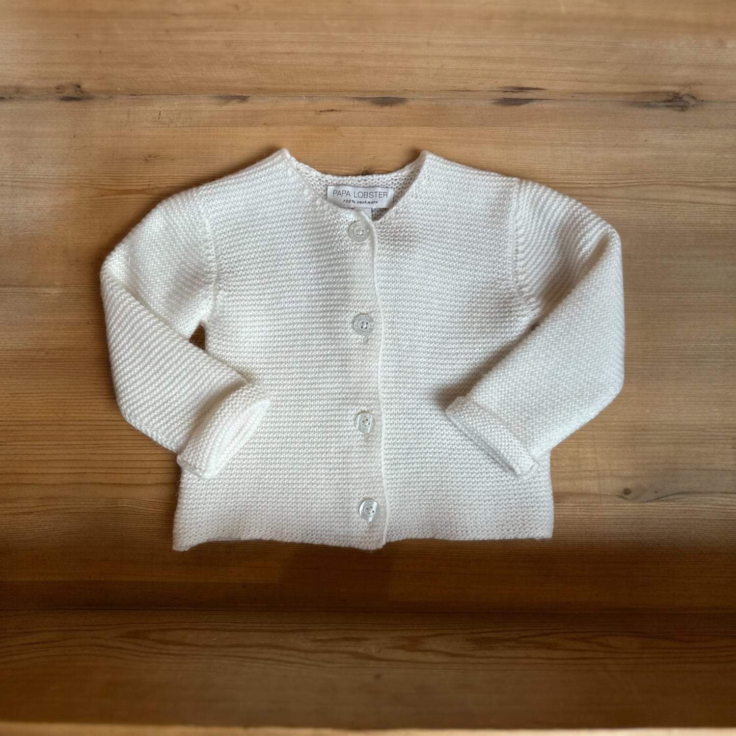 Strickjacke „Pearl“ von Papa Lobster, 0-24 Monate aus 100% Kaschmir, Farbe: off white