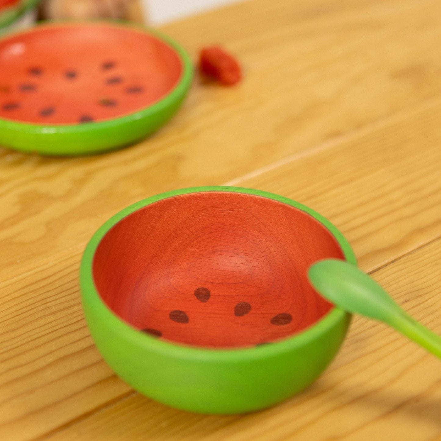 Wassermelone Geschirr-Set mit Löffel aus Hevea-Holz von Oli & Carol