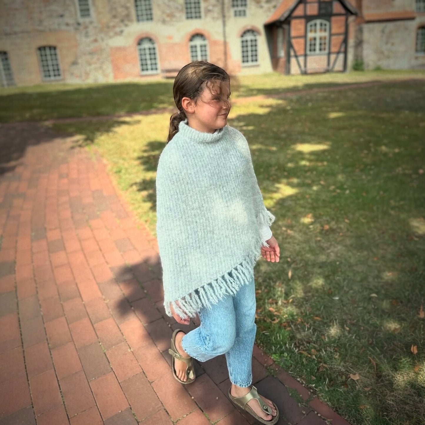 Poncho von Longlivethequeens, Gr. 6-10 Jahre, Farbe: lightgrey