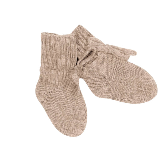 Baby-Söckchen „Mimi“ von Papa Lobster, 0-6 Monate aus 100% Kaschmir, Farbe: beige melange
