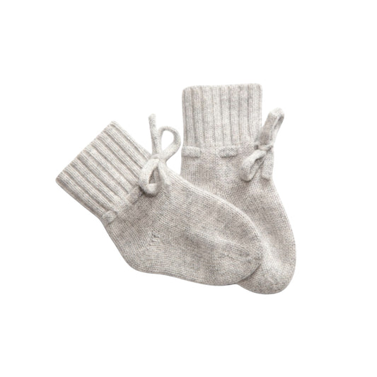 Baby-Söckchen „Mimi“ von Papa Lobster, 0-6 Monate aus 100% Kaschmir, Farbe: light grey melange
